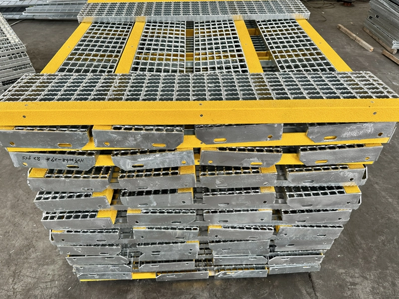 Tapak T6 dengan Ujung FRP